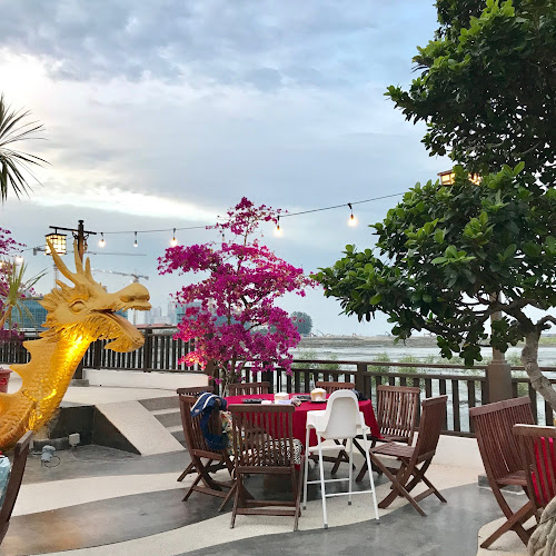 Oriental Seafood Restaurant - Gastronomi dan perhotelan