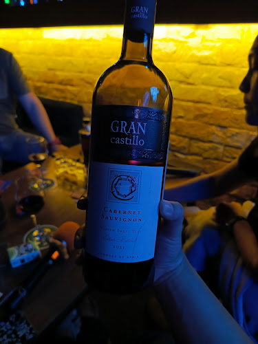 Drinkers' Paradise Bar & Bistro