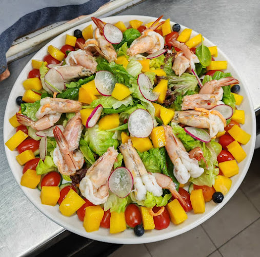 Comentarii opinii despre Deluxcious Spa & Restaurant