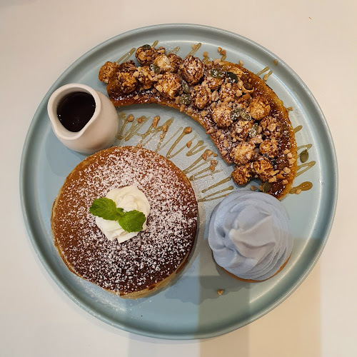 Tiny Elephant - Soft Serve & Coffee - Gastronomi dan perhotelan