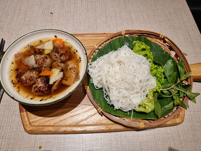 Ăn Viet, Paradigm Mall (Non-halal)