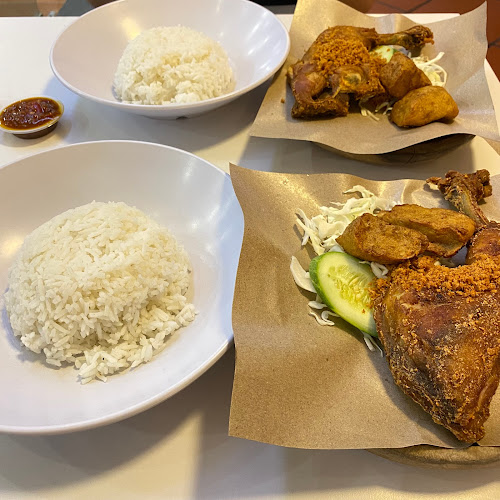 Opinii despre Waroeng Penyet în Petaling Jaya - Gastronomi dan perhotelan