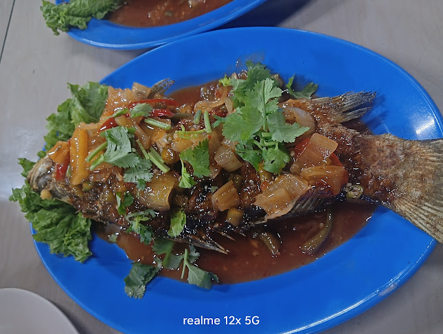 Adam's Satay Ikan Bakar Ayaq Asam Bentong - Gastronomi dan perhotelan