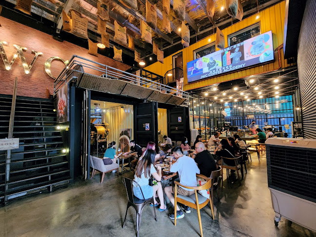 JWC, The Factory 30 - Gastronomi dan perhotelan