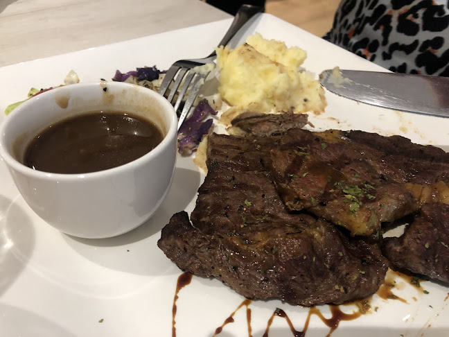 Emilyns & Cafe - Shah Alam