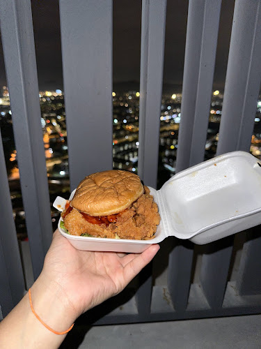 Burger Ke Langit Seksyen 7 - Gastronomi dan perhotelan