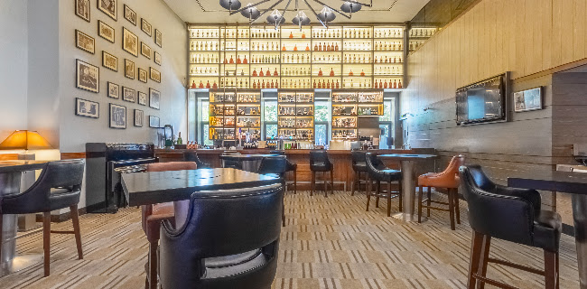 Arthur's Bar & Grill