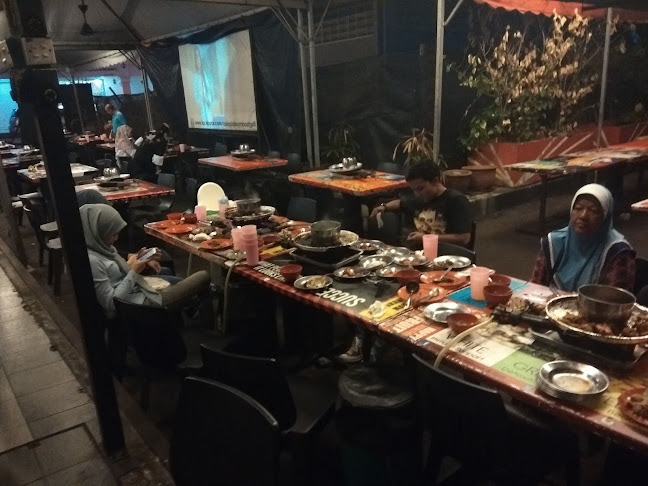 Comentarii opinii despre Api Api Steamboat and Grill