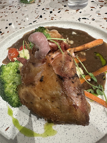 POKOK LaLaport - Gastronomi dan perhotelan