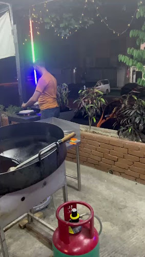 De' Tandoor - Gastronomi dan perhotelan