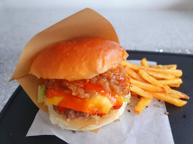 Opinii despre Bite Me! (Burgers & Chicken Sandwich) în Kota Kinabalu - Gastronomi dan perhotelan