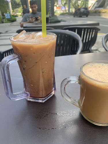 Opinii despre Sup Haji Abu & Nasi Kandar Jamal Mohamed (Bawah Pokok) (KLCC) în Kuala Lumpur - Gastronomi dan perhotelan