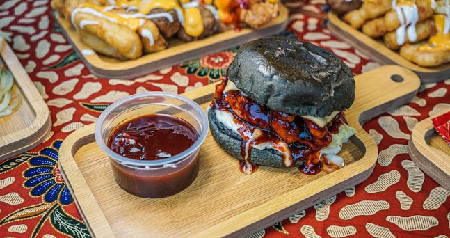 Opinii despre WanAlif Burger - Kampung Tersusun Tasik ( Bercham ) în Ipoh - Gastronomi dan perhotelan
