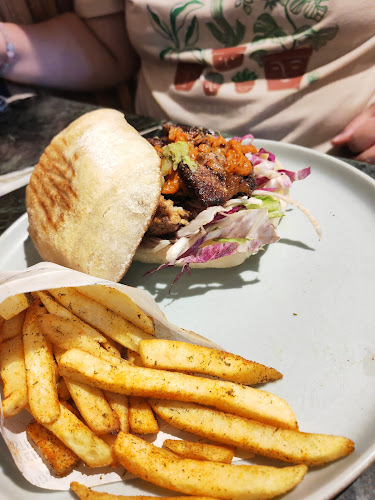 Common Man Coffee Roasters - Kuala Lumpur - Gastronomi dan perhotelan