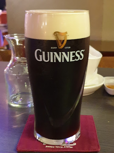 LAVO - Gastronomi dan perhotelan