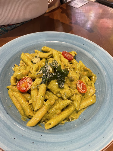 Opinii despre Me'nate Penang în George Town - Gastronomi dan perhotelan