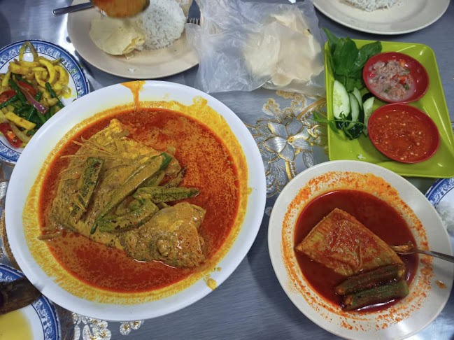 Haji Isenin Restoran Kari Kepala Ikan & Asam Pedas Semabok Melaka - Melaka