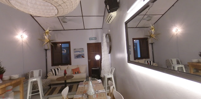 Kafe Bistro Two Frenchies