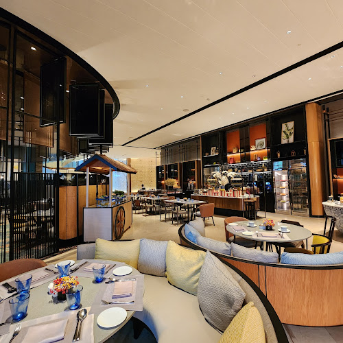 Nipah at EQ - Gastronomi dan perhotelan