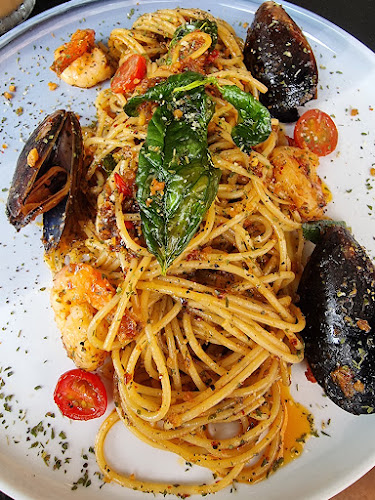 Opinii despre Box FZHD în Shah Alam - Gastronomi dan perhotelan