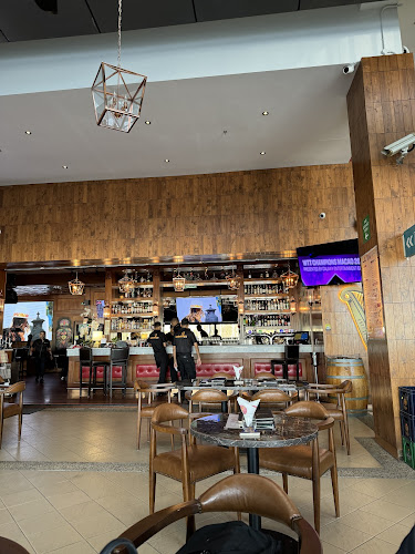 Rockafellers Johor - Gastronomi dan perhotelan