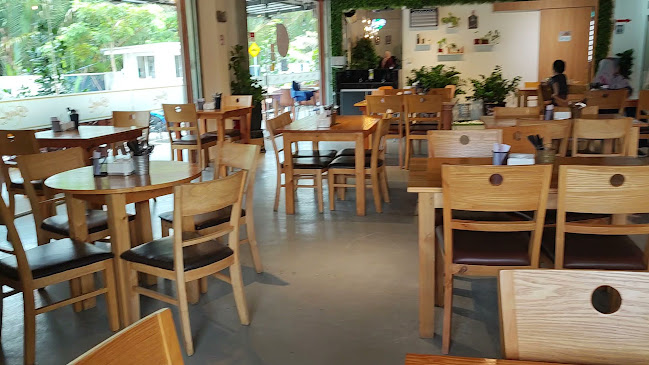 Burn Cafe - Gastronomi dan perhotelan