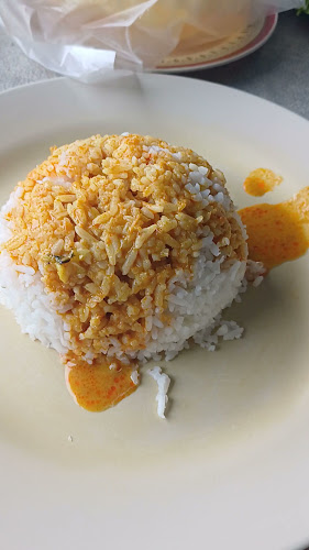 Haji Isenin Restoran Kari Kepala Ikan & Asam Pedas Semabok Melaka