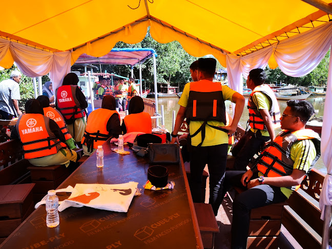 Opinii despre Gerai Jualan Ikan Kg Lampu în Besut - Gastronomi dan perhotelan