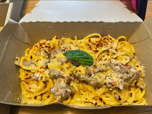 String pizzeria - Gastronomi dan perhotelan