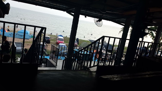 La Playa, Bar & Restaurant - Gastronomi dan perhotelan