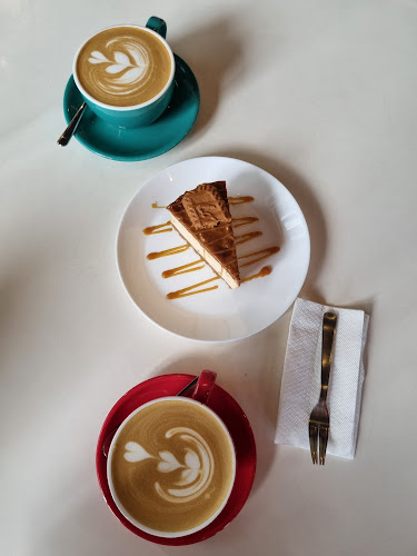 Inver Cafe - Gastronomi dan perhotelan