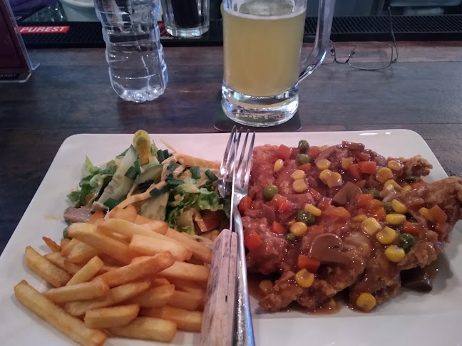 The Good Guys - Gastronomi dan perhotelan