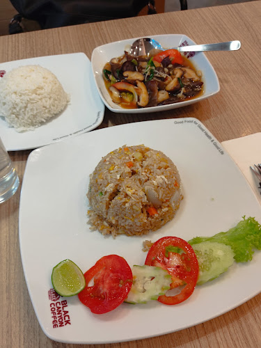 Opinii despre Black Canyon Vivacity Megamall în Kuching - Gastronomi dan perhotelan