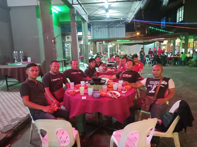 D11 Steamboat - Gastronomi dan perhotelan