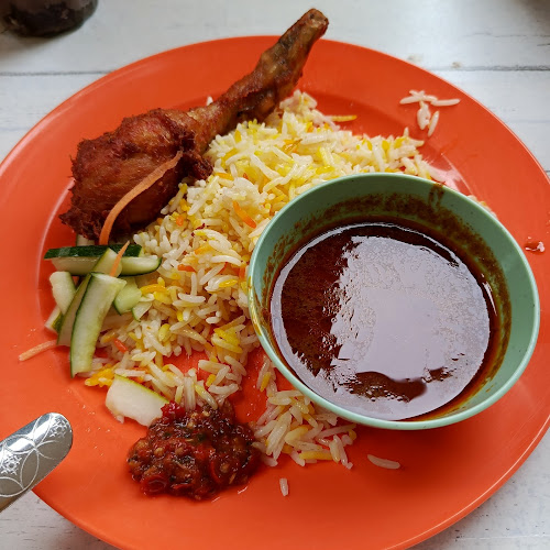 Opinii despre Kemaman Nasi Dagang în Chukai - Gastronomi dan perhotelan