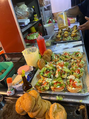 Hussin burgers & roti john - hulu langat