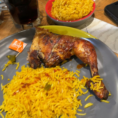 Nando's Aman Central - Gastronomi dan perhotelan