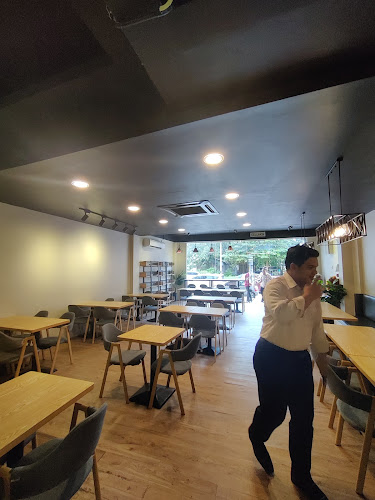 Pak Awi Nasi Ayam - Gastronomi dan perhotelan