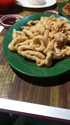 Ikan Bakar Segar Hj Musa / Akmal Bahari