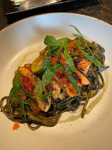 Reuf Modern Eatery - Gastronomi dan perhotelan