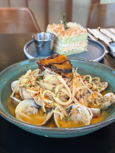 V88 Cafe & Bar Starhill