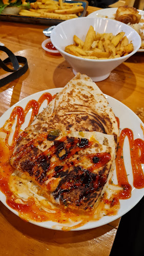 Burn Cafe - Gastronomi dan perhotelan