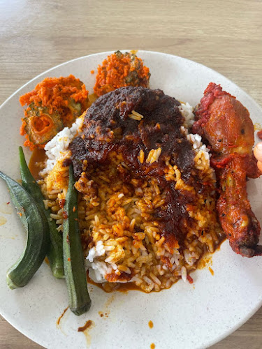 Opinii despre NASI KANDAR MJ MANJUNG în Seri Manjung - Gastronomi dan perhotelan