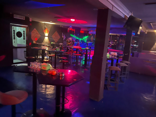 Zen Bistro & Cafe - Gastronomi dan perhotelan