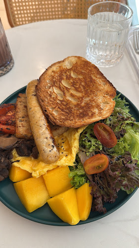 Yin’s Sourdough Bakery & Cafe (Mid Valley)