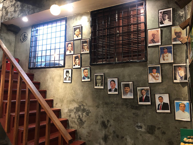 THE BRIDGE CAFE - Gastronomi dan perhotelan