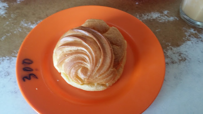 Kedai Roti Gold Crown 金冠面包中西饼店 - Gastronomi dan perhotelan