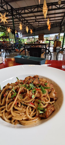 Opinii despre Fika Farmhouse în Iskandar Puteri - Gastronomi dan perhotelan