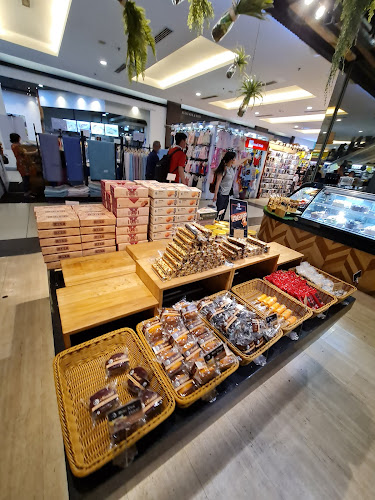 Opinii despre Moonlight Cake House (KSL) în Johor Bahru - Gastronomi dan perhotelan