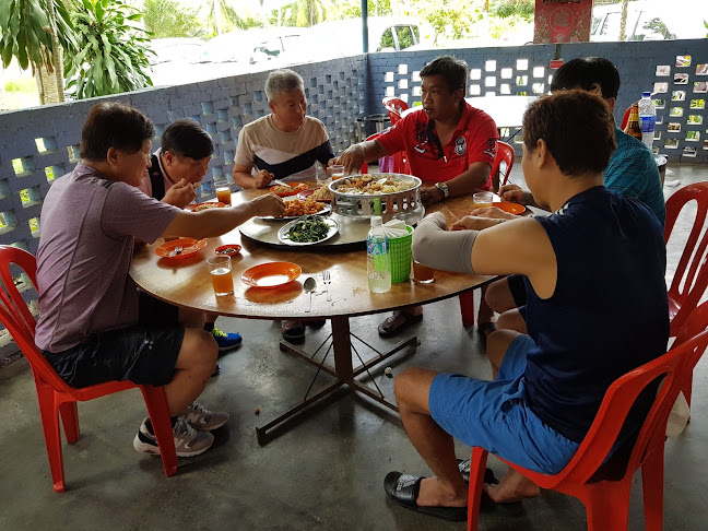 Opinii despre Jit Yue Hiong Seafood în Sitiawan - Gastronomi dan perhotelan